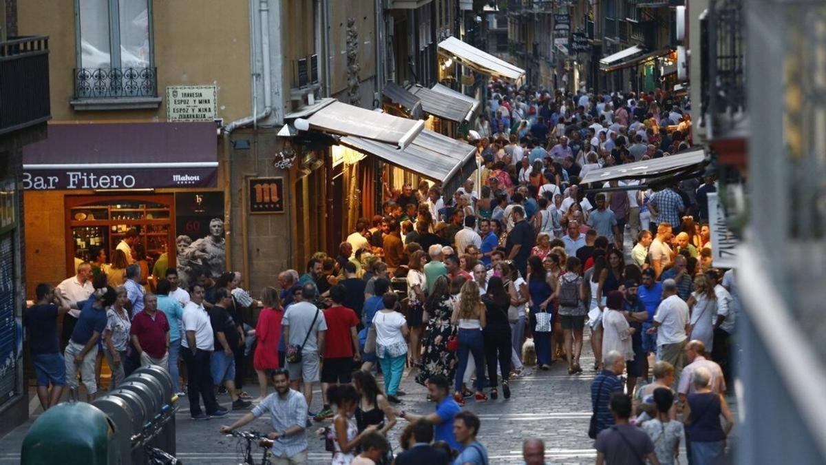Espacioso Apartamento En El Centro De Pamplona Eksteriør bilde