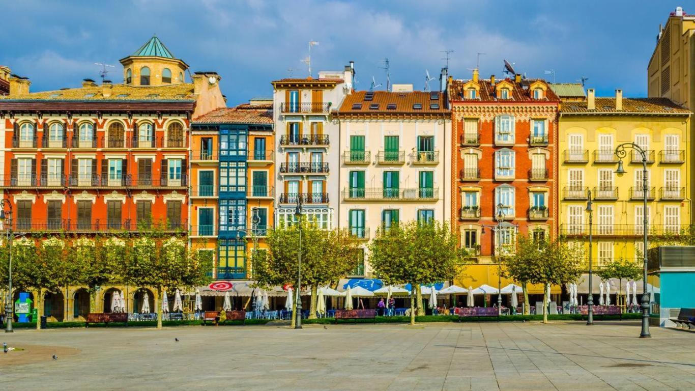 Espacioso Apartamento En El Centro De Pamplona Eksteriør bilde